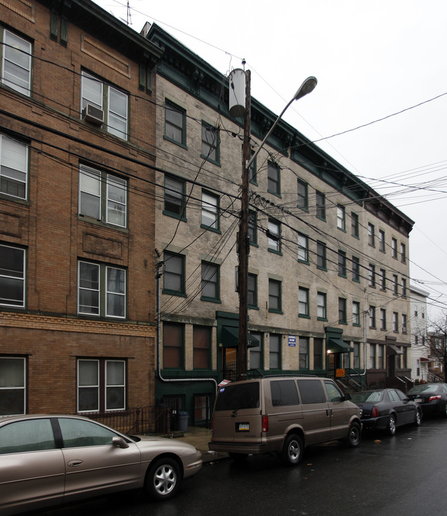 St. Paul's Court I & Ii in Jersey City, NJ - Building Photo - Building Photo