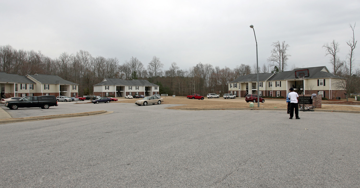 Ashewyck Manor Apartments in Fuquay Varina, NC - Building Photo