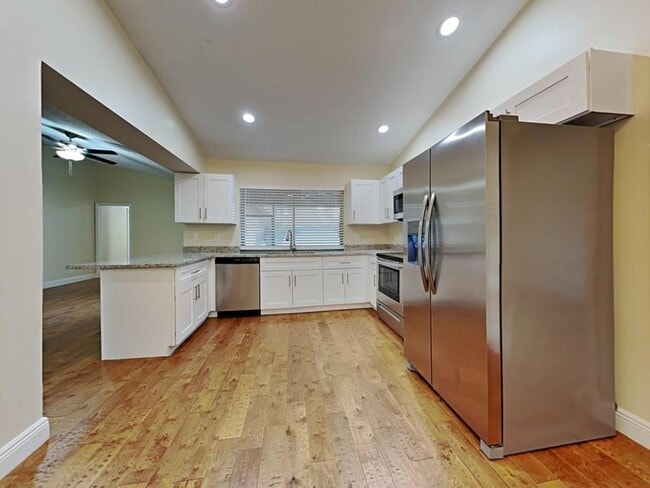 property at 13598 Jonquil Pl