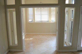 3235 Cole Ave-Unit -35 in Dallas, TX - Building Photo - Building Photo