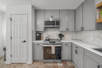 1509 Strickland Dr in Austin, TX - Building Photo - Building Photo