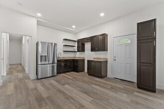 1601 N 11th St in Waco, TX - Building Photo - Building Photo