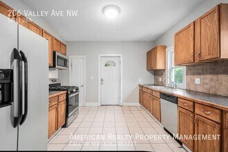 206 Valley Ave NW in Grand Rapids, MI - Building Photo - Building Photo