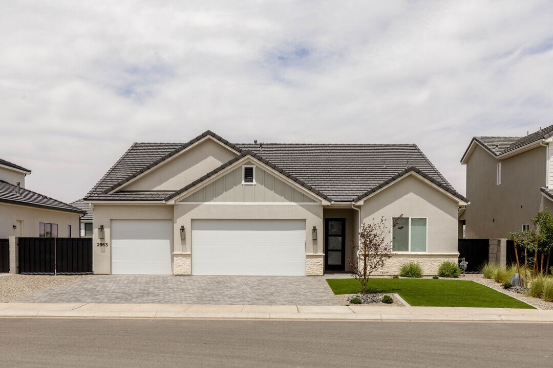 2963 Alderann St in Saint George, UT - Building Photo