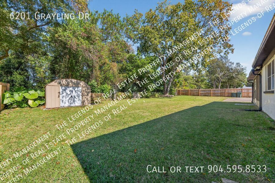 6201 Grayling Dr in Jacksonville, FL - Building Photo