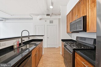 1205 N Garfield St in Arlington, VA - Building Photo - Building Photo