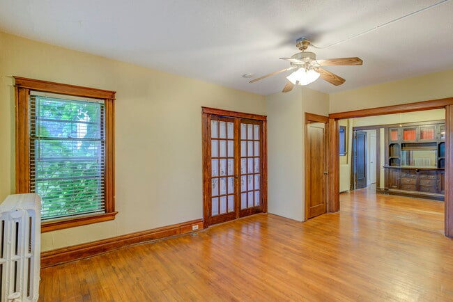 712 W 28th St, Unit 1 in Minneapolis, MN - Foto de edificio - Building Photo
