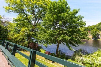 30 Lake Dr in Holmes, NY - Building Photo - Building Photo