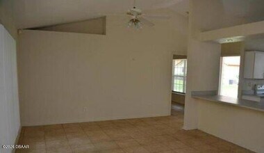 109 Chickadee Ct in Daytona Beach, FL - Foto de edificio - Building Photo