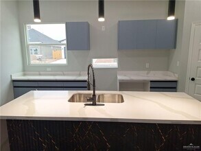 9 Rivera St in Edinburg, TX - Building Photo - Building Photo