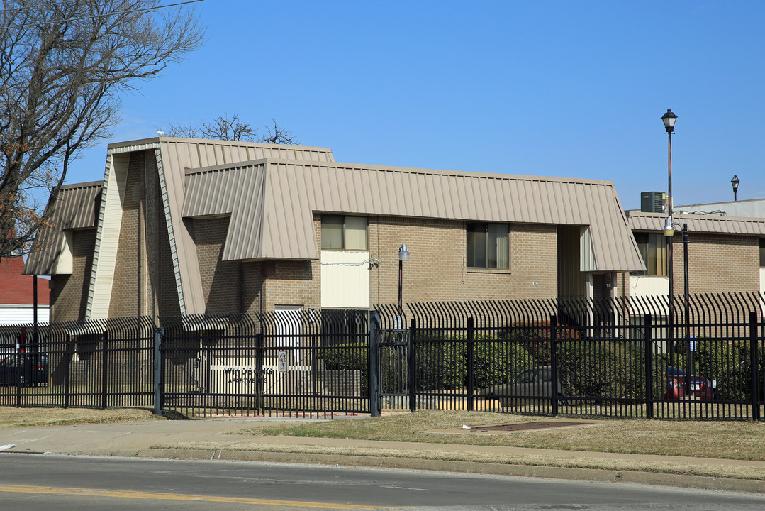 Windsong Apartments in Tulsa, OK - Building Photo