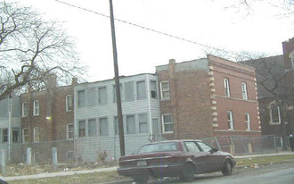 6050 S Marshfield Ave Apartments