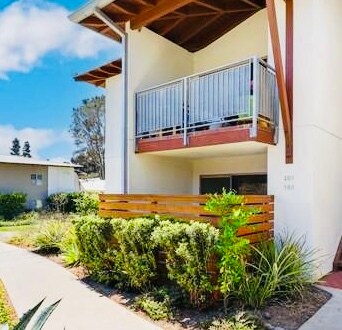 1650 S El Camino Real in Encinitas, CA - Foto de edificio