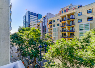 1025 Island, Unit 310 in San Diego, CA - Building Photo - Building Photo