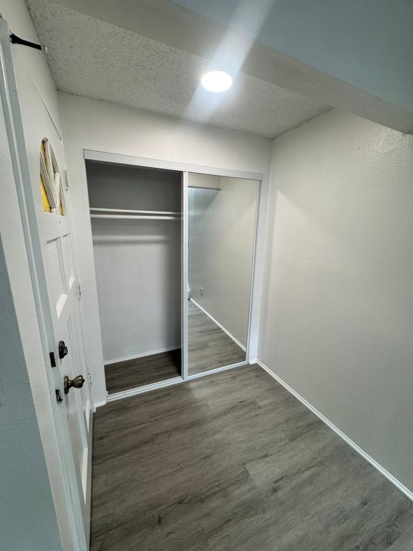 2715 Abbot Kinney Blvd in Los Angeles, CA - Building Photo - Building Photo