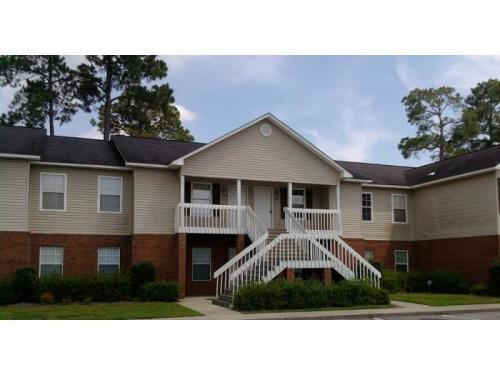 239 Magnolia Plantation Ct in Hinesville, GA - Building Photo