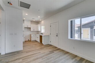 367 N 16th St in Las Vegas, NV - Building Photo - Building Photo
