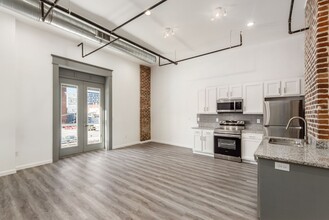 The Residences at 218 E Main St in Columbus, OH - Building Photo - Building Photo