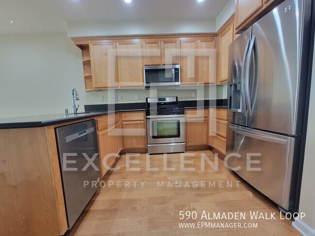 590 Almaden Walk Loop in San Jose, CA - Building Photo - Building Photo