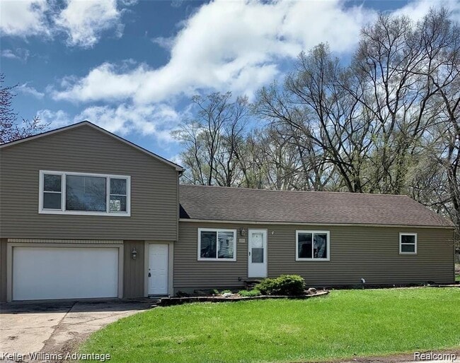 property at 689 Lucille Dr