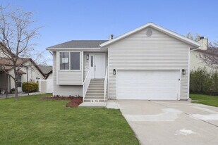 76 W Stauffer Ln in Murray, UT - Building Photo