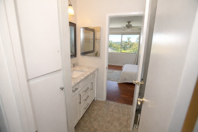 11224 Poblado Rd in San Diego, CA - Building Photo - Building Photo