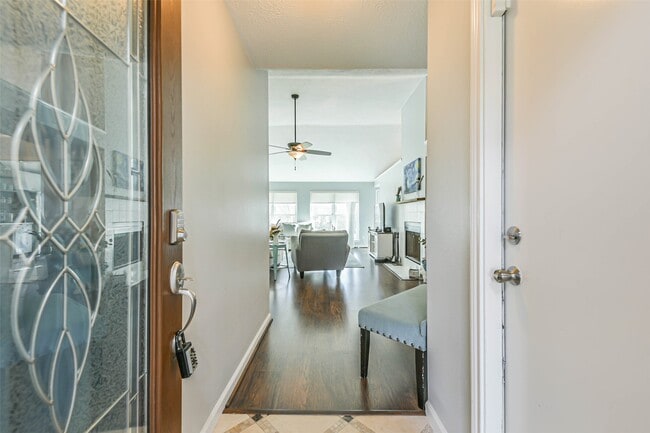 4030 Bentley Dr in Pearland, TX - Building Photo - Building Photo