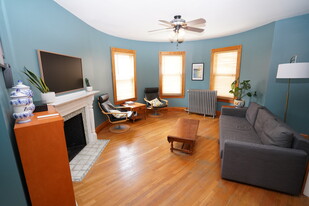 127 Franklin St, Unit 2 in Boston, MA - Building Photo