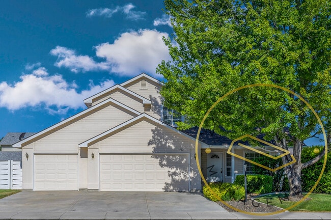 property at 1923 N Tyra Ave