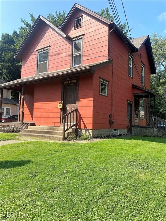 431 Stinaff St in Kent, OH - Building Photo