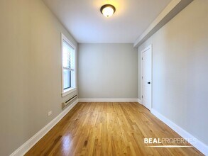 612 W Patterson Ave in Chicago, IL - Building Photo - Building Photo