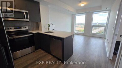 3240 William Colston Ave in Oakville, ON - Building Photo - Building Photo