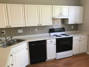 8321 Southgate Commons Dr in Charlotte, NC - Building Photo - Building Photo