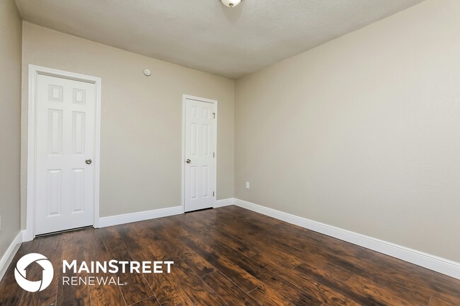 1475 Daroca Dr in Deltona, FL - Foto de edificio - Building Photo