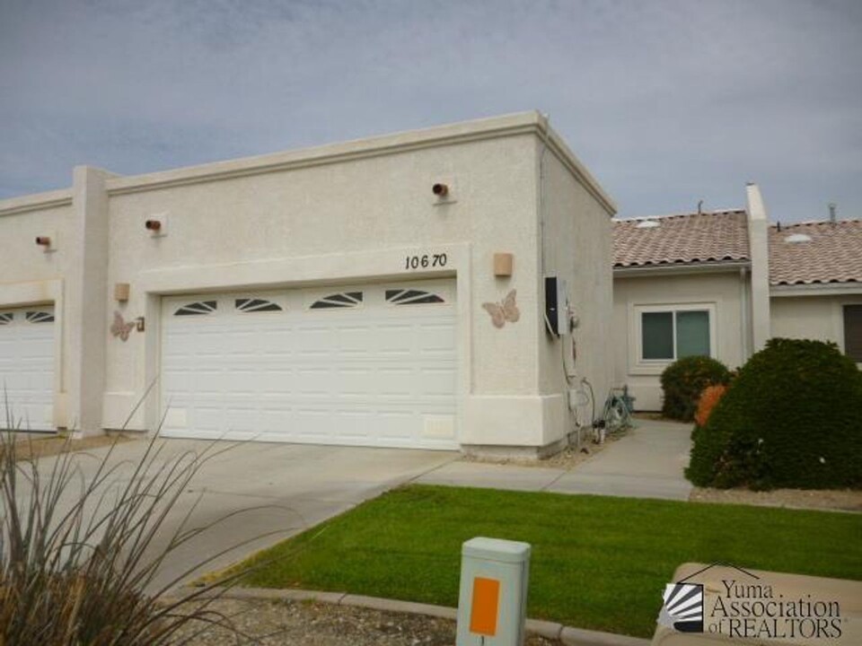 10670 E 35th Pl in Yuma, AZ - Building Photo