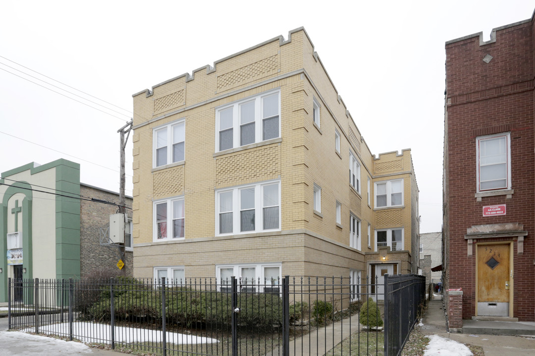 5215 W Potomac Ave in Chicago, IL - Building Photo