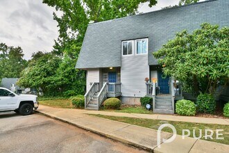 301 Harbor Heights Dr-Unit -Apt 13A in Lexington, SC - Building Photo - Building Photo