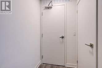 65 Curlew Dr in Toronto, ON - Building Photo - Building Photo