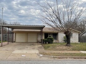 725 Ruidoso Dr in Saginaw, TX - Building Photo