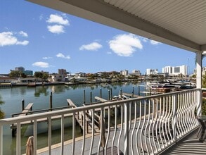 185 Brightwater Dr in Clearwater, FL - Building Photo - Building Photo