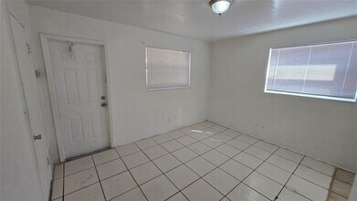 2501 Pierce St in Hollywood, FL - Building Photo - Building Photo