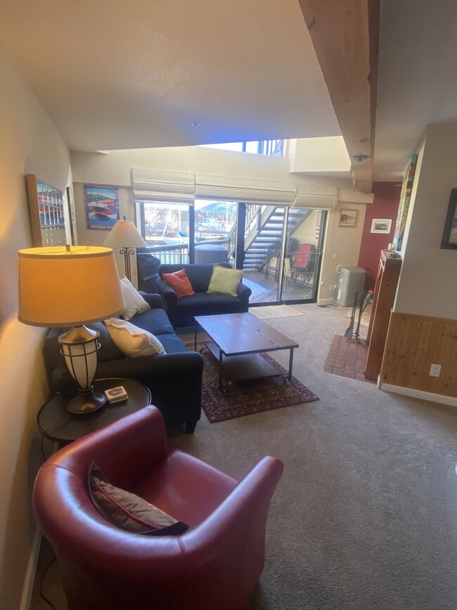 489 Tahoe Keys Blvd in South Lake Tahoe, CA - Building Photo - Building Photo