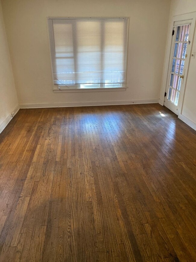 property at 117 Mesa St SE