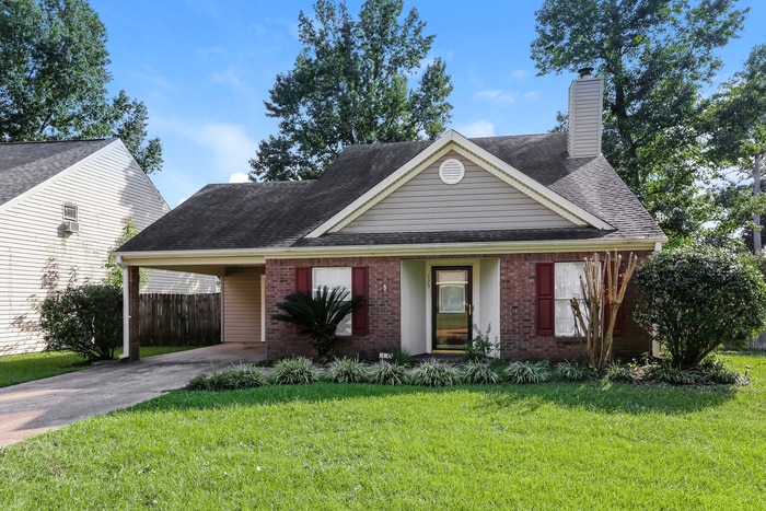 525 Stonecreek Dr in Brandon, MS - Building Photo