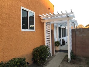 2536 Delta Ave, Unit A in Long Beach, CA - Foto de edificio - Building Photo
