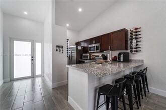 6711 NW 193rd Ter in Hialeah, FL - Building Photo - Building Photo