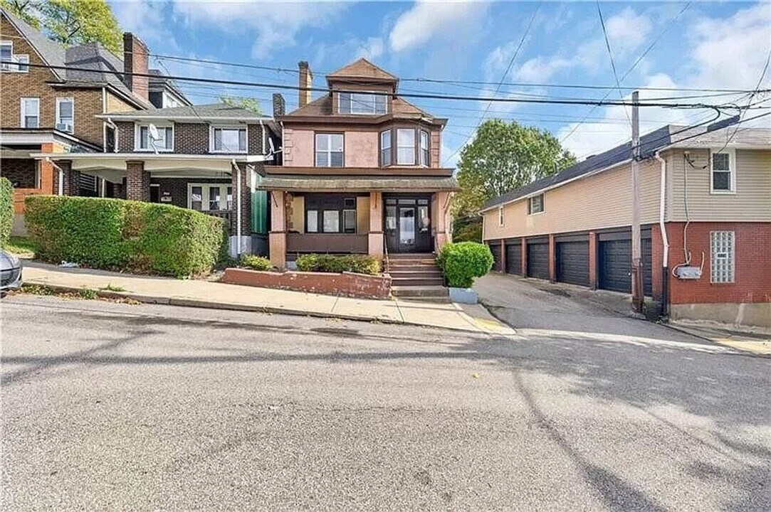 7540 Calumet St in Pittsburgh, PA - Building Photo