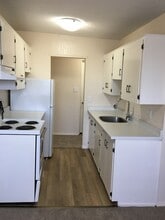 Shalamar Apartments in Victoria, BC - Building Photo - Building Photo