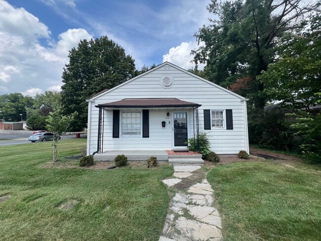 1110 N Roan St in Johnson City, TN - Building Photo - Building Photo