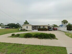 21160 Edgewater Dr in Port Charlotte, FL - Building Photo